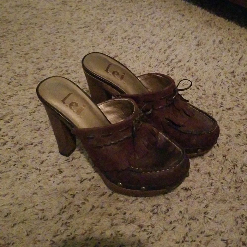 L E I HEELS